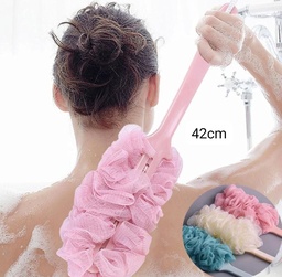 ESPONJA DE BAÑO CON MANGO PLASTICO CURVO DE COLOR Y SOGA 42CM BA8197